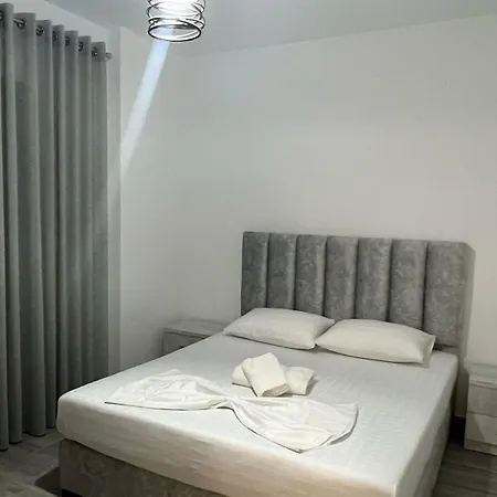 Mehmeti Apartment *